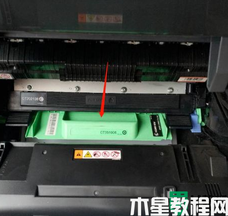打印出來的紙上有黑條是什么原因_打印機打出來的紙是黑的如何解決