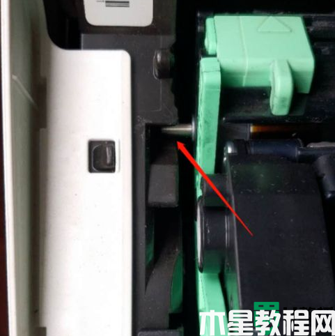 打印出來的紙上有黑條是什么原因_打印機打出來的紙是黑的如何解決