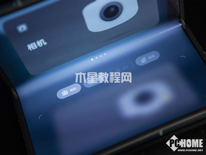OPPO Find N2懸停模式體驗(yàn)：自帶支架堪稱追劇達(dá)人(圖6)